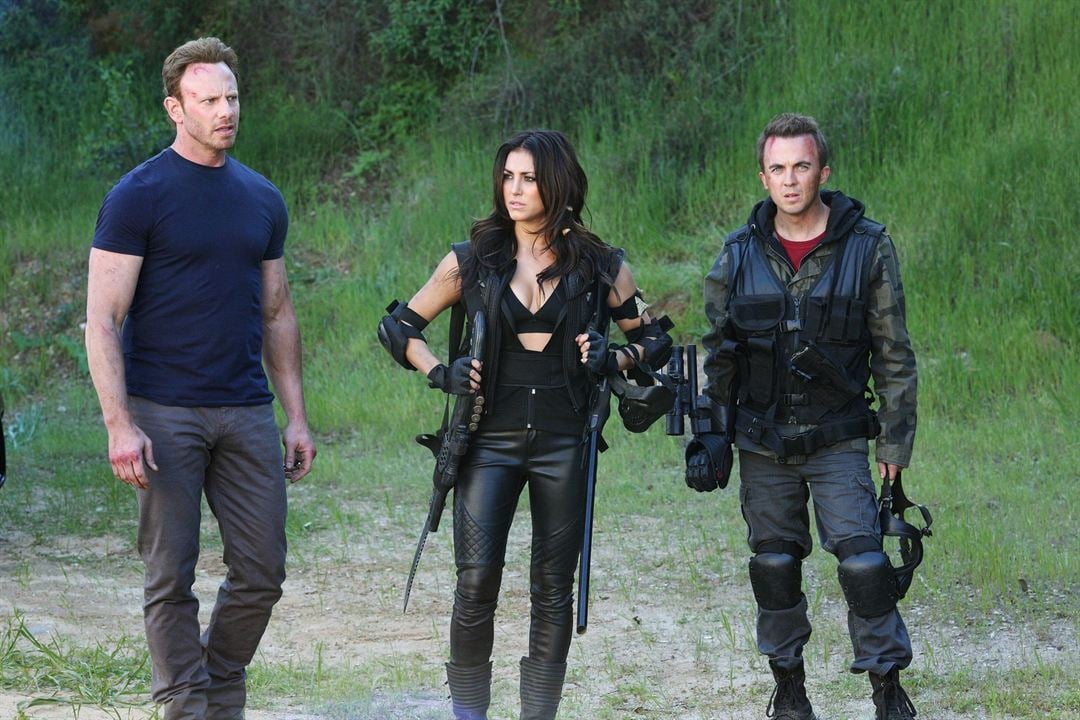 Sharknado 3: Oh Hell No! : Photo Cassie Scerbo, Frankie Muniz, Ian Ziering