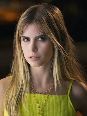Affiche Carlson Young