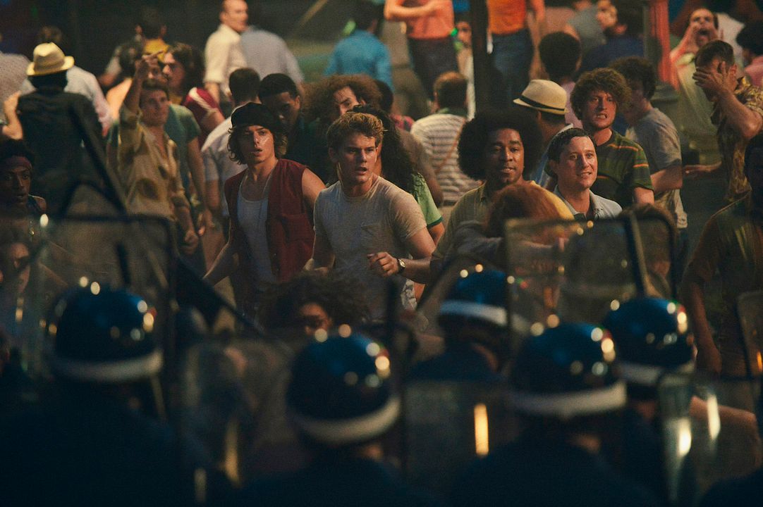 Stonewall : Photo Jeremy Irvine