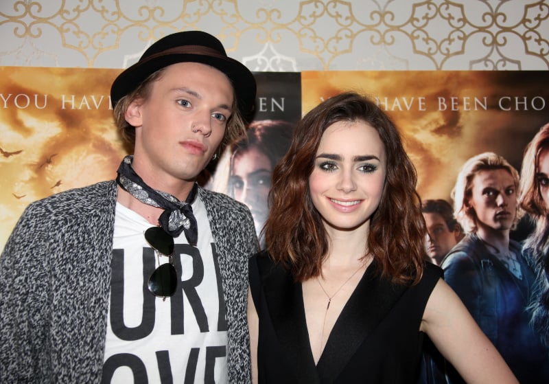 Photo promotionnelle Jamie Campbell Bower, Lily Collins