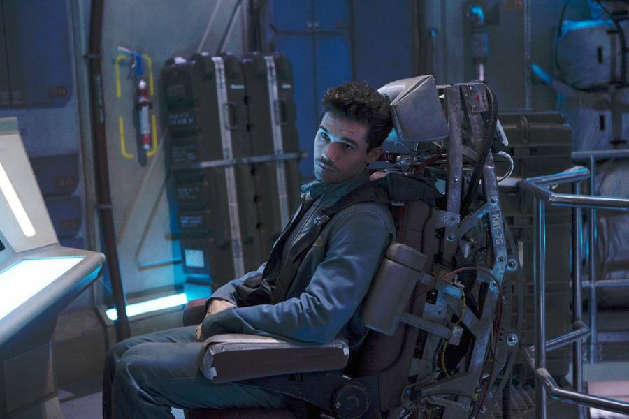 The Expanse : Photo Steven Strait