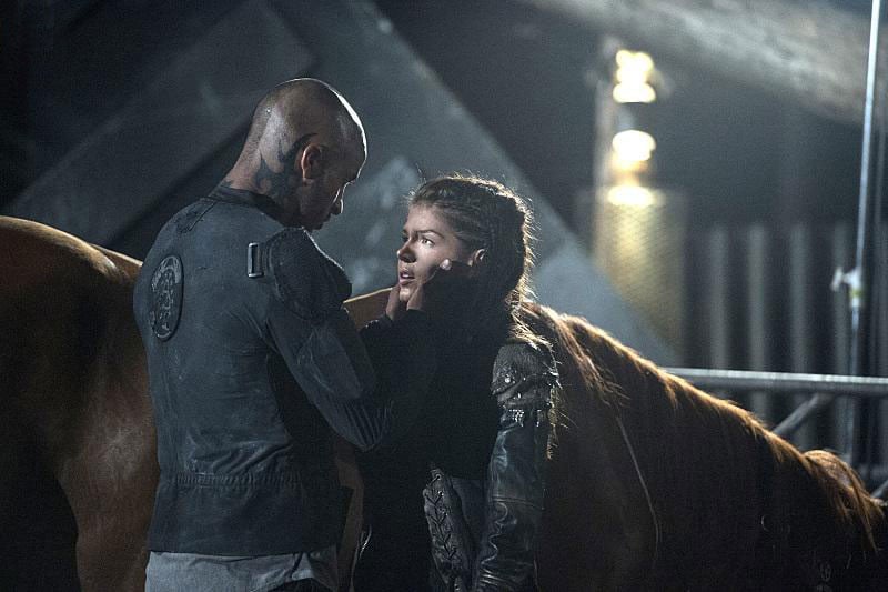 Les 100 : Photo Ricky Whittle, Marie Avgeropoulos