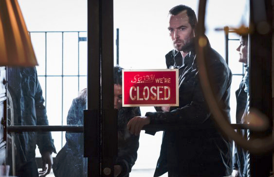 Blindspot : Photo Audrey Esparza, Sullivan Stapleton