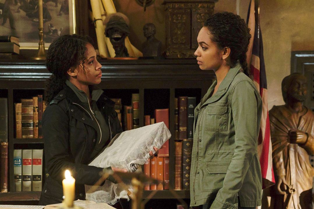 Sleepy Hollow : Photo Nicole Beharie, Lyndie Greenwood