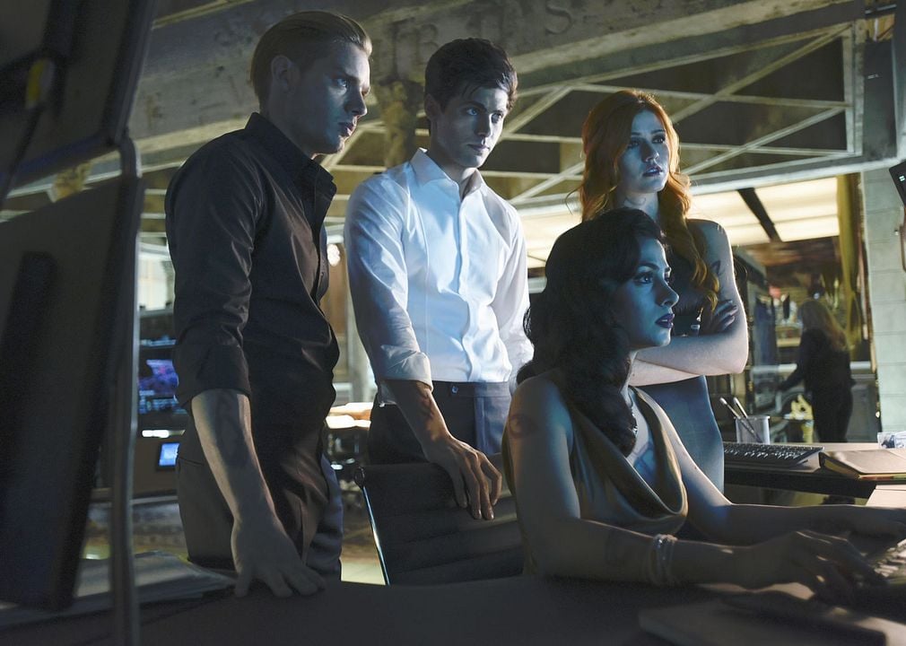 Shadowhunters : Photo Matthew Daddario, Katherine McNamara, Dominic Sherwood, Emeraude Toubia