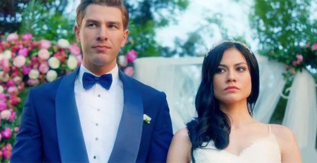 Photo promotionnelle Demet Özdemir