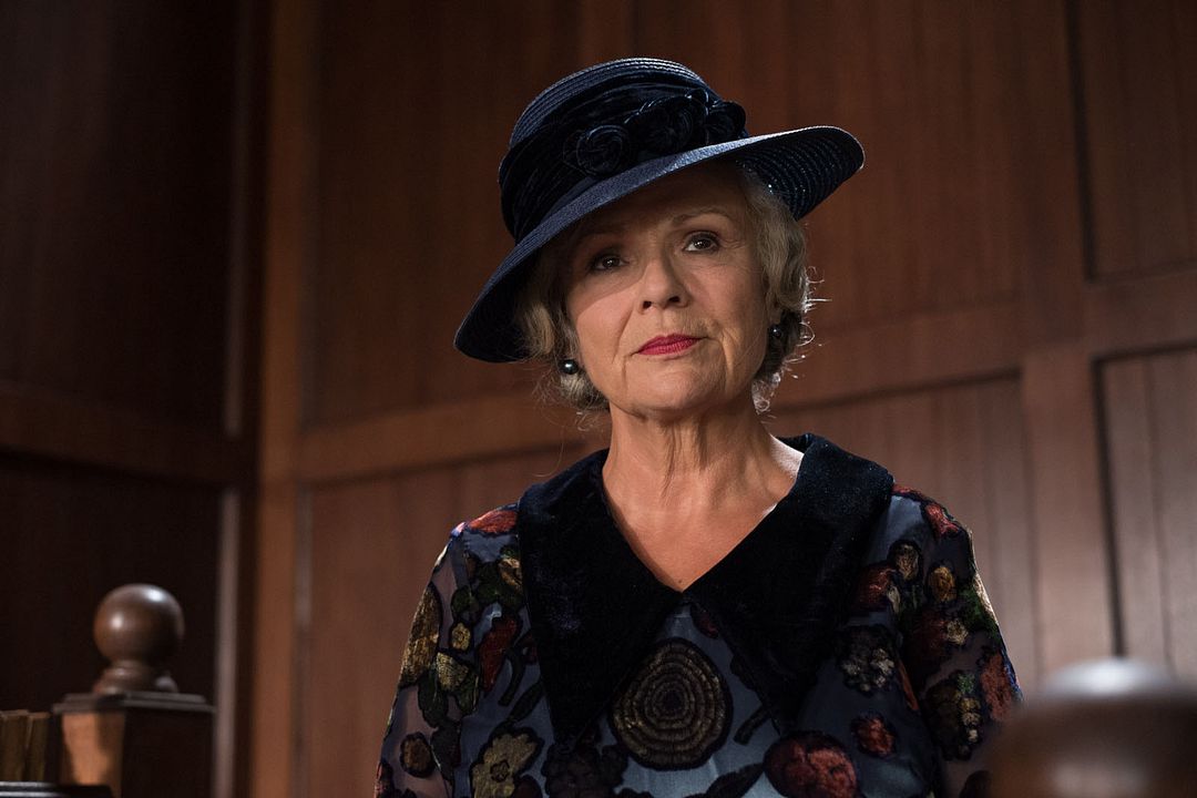 Photo Julie Walters