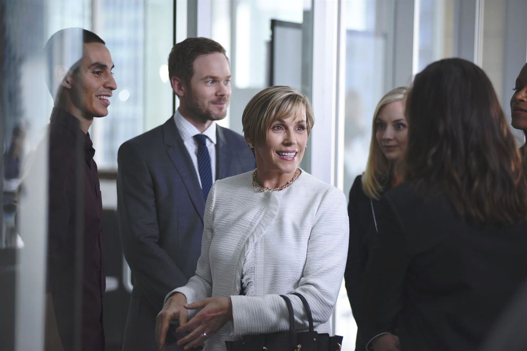 Conviction : Photo Emily Kinney, Bess Armstrong, Shawn Ashmore, Manny Montana