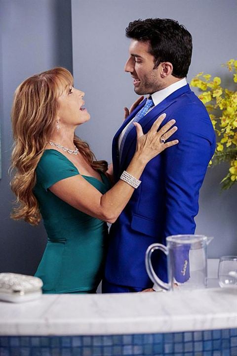 Jane The Virgin : Photo Justin Baldoni, Jane Seymour