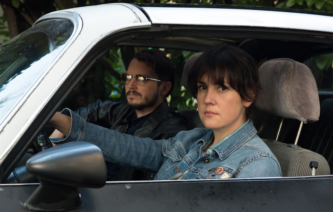 I Don’t Feel At Home In This World Anymore. : Photo Elijah Wood, Melanie Lynskey