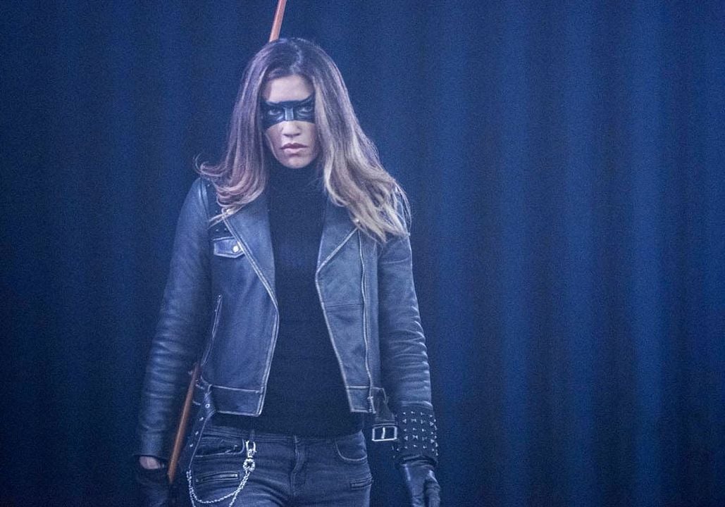 Arrow : Photo Juliana Harkavy