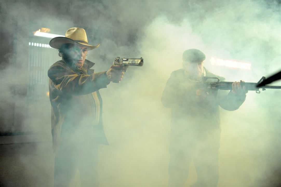 Desert Gun : Photo Ian McShane