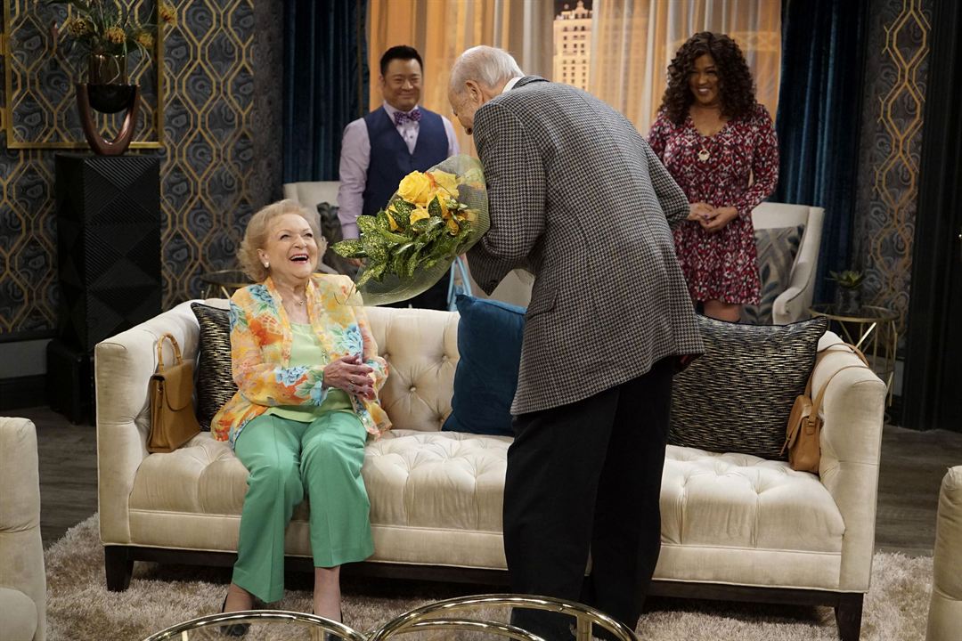 Young & Hungry : Photo Rex Lee, Carl Reiner, Kym Whitley, Betty White