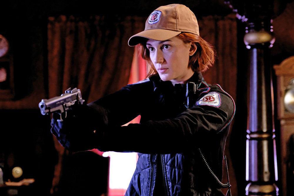 Wynonna Earp : Photo Katherine Barrell