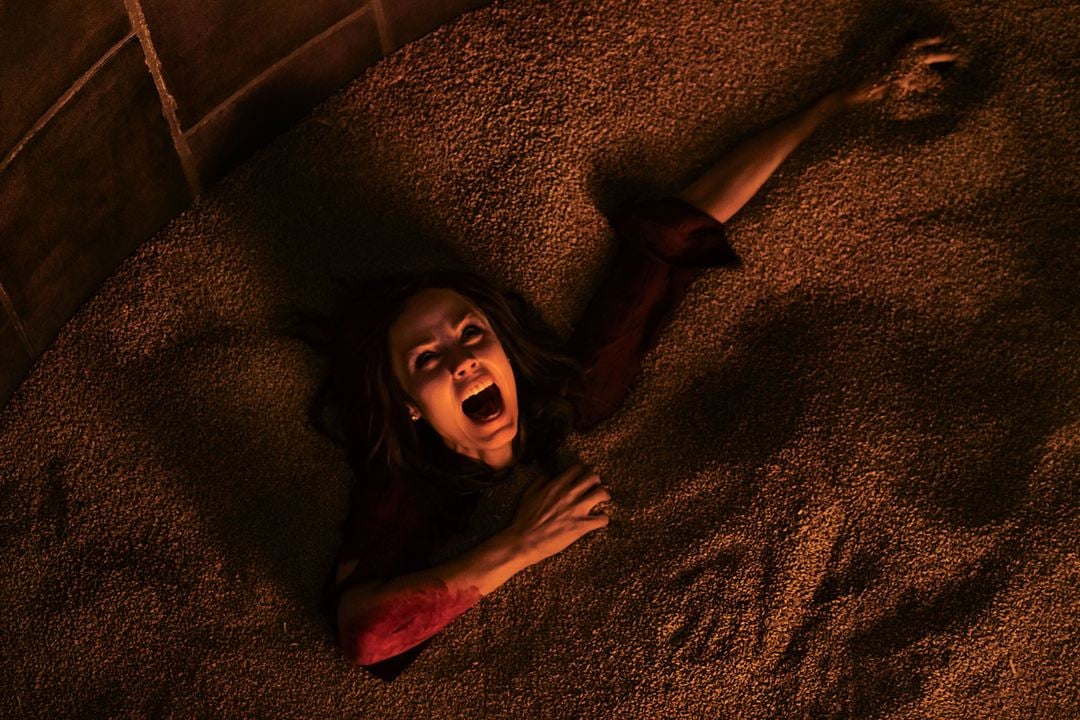 Jigsaw : Photo Laura Vandervoort, Hannah Emily Anderson