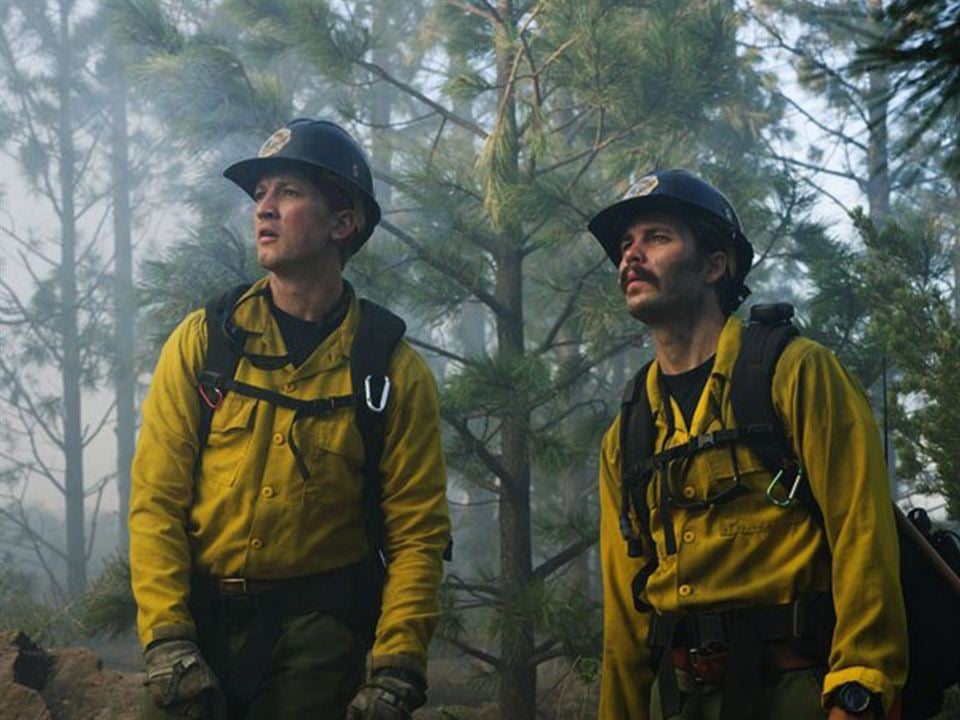 Line of Fire : Photo Josh Brolin, Miles Teller