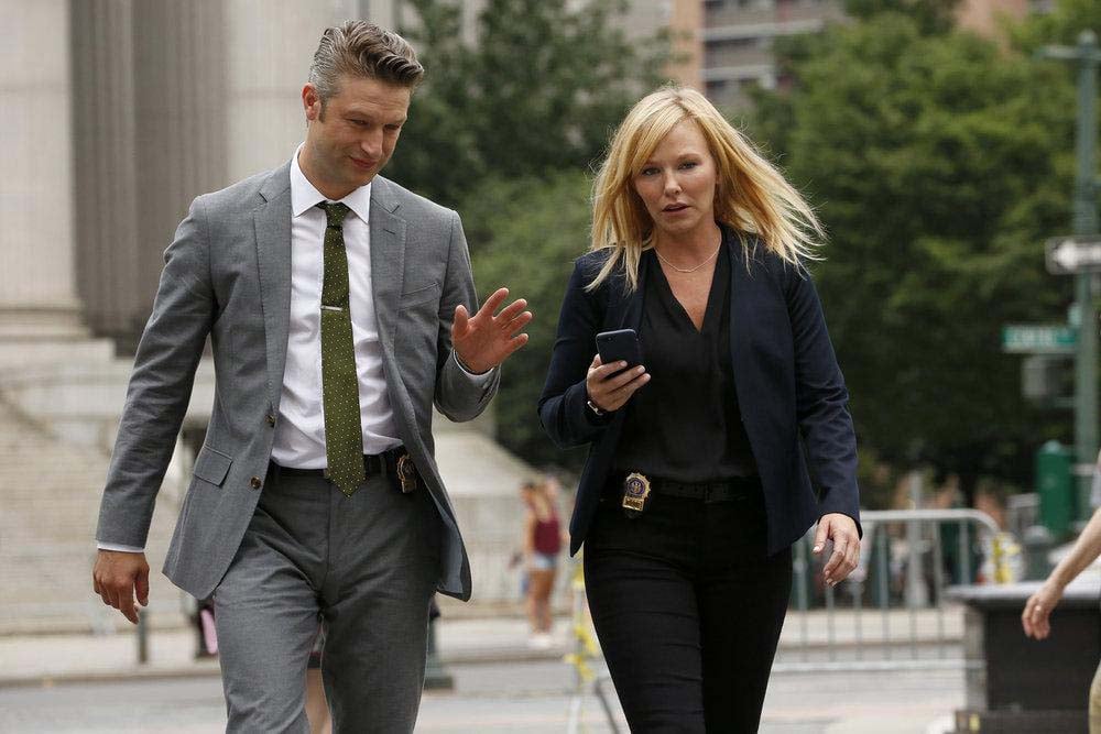 New York Unité Spéciale : Photo Peter Scanavino, Kelli Giddish