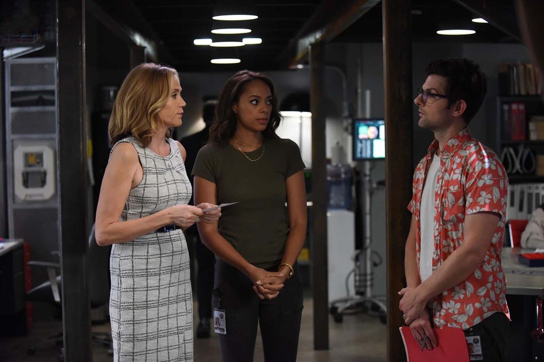 Ghosted : Photo Ally Walker, Adam Scott, Amber Stevens West