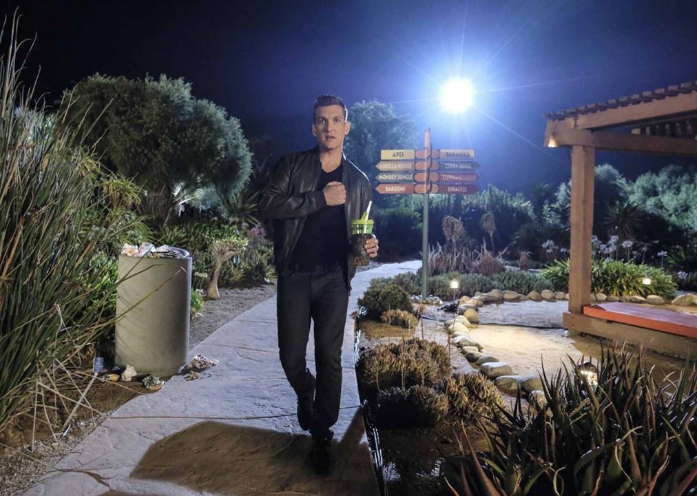 Crazy Ex-Girlfriend : Photo Scott Michael Foster