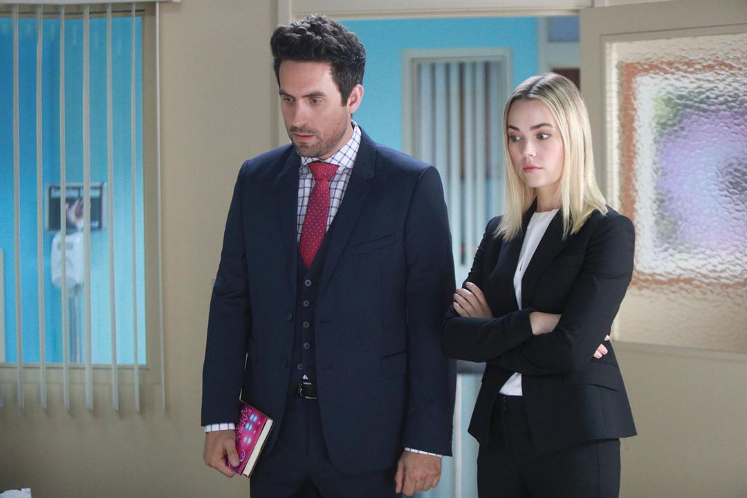 The Mindy Project : Photo Rebecca Rittenhouse, Ed Weeks