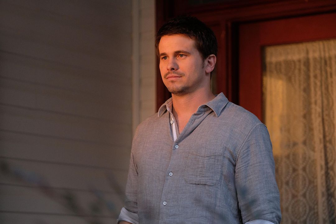 Kevin (Probably) Saves the World : Photo Jason Ritter