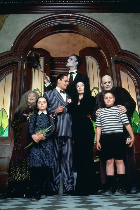 La Famille Addams : Photo Jimmy Workman, Carel Struycken, Christopher Lloyd, Raúl Julia, Anjelica Huston, Christina Ricci, Judith Malina
