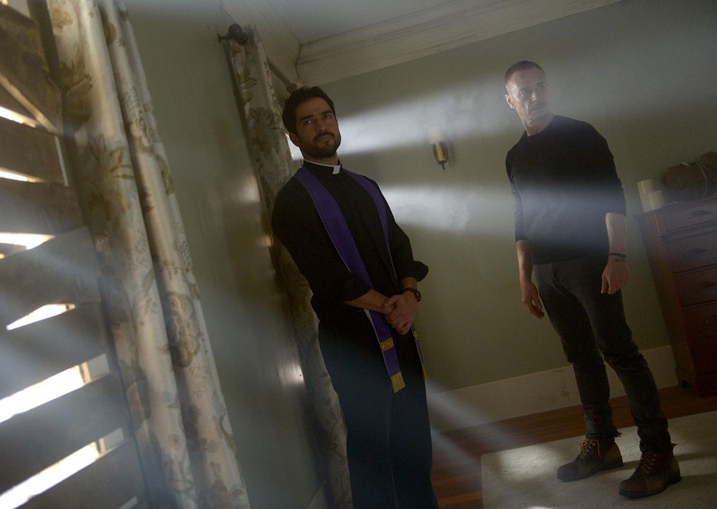 L'Exorciste : Photo Ben Daniels, Alfonso Herrera