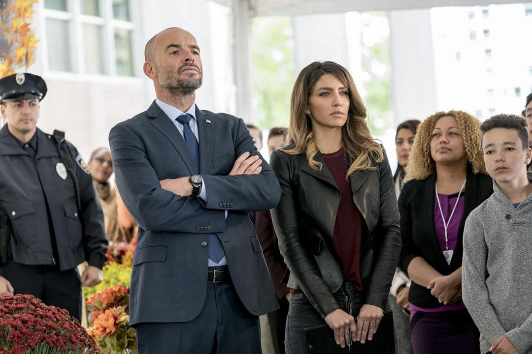 Arrow : Photo Juliana Harkavy, Paul Blackthorne