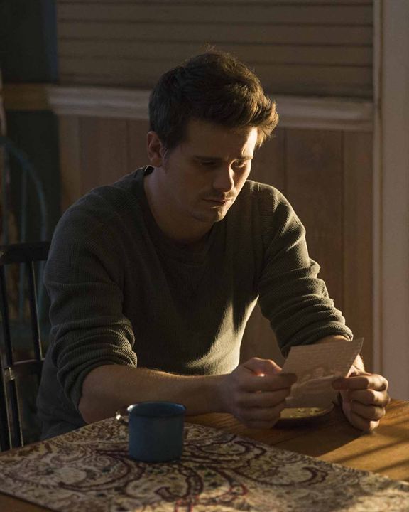 Kevin (Probably) Saves the World : Photo Jason Ritter
