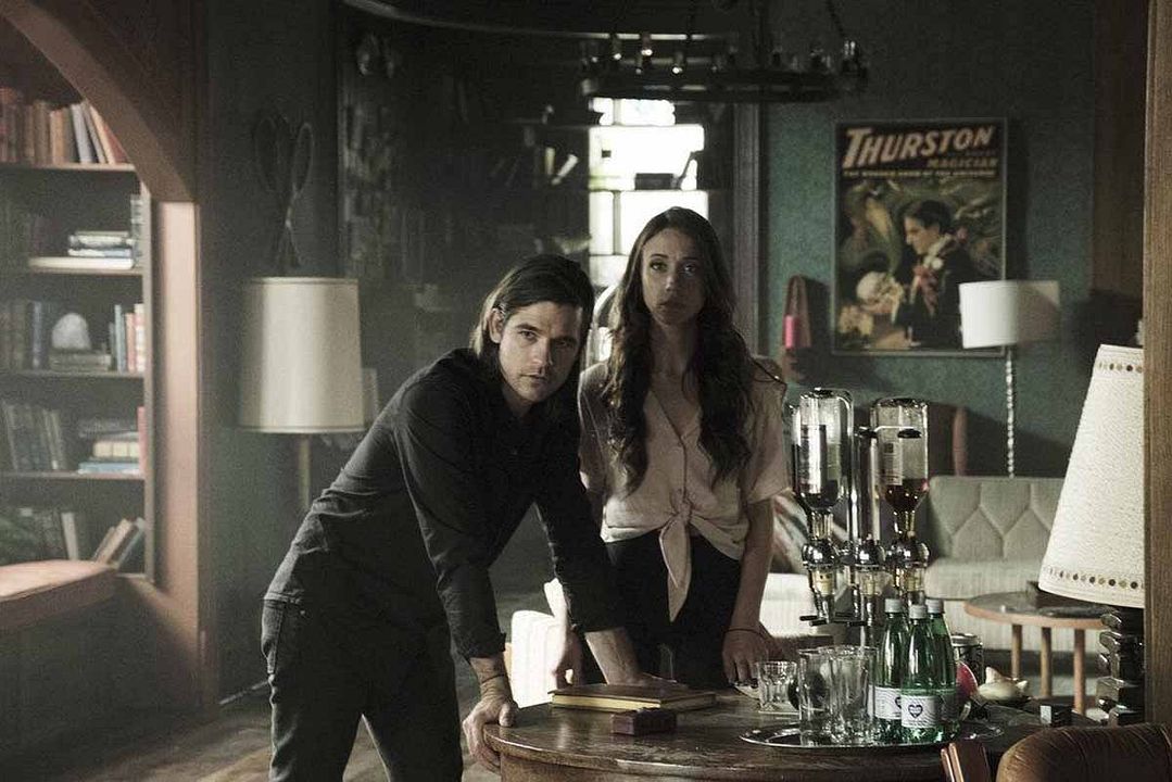 The Magicians : Photo Stella Maeve, Jason Ralph