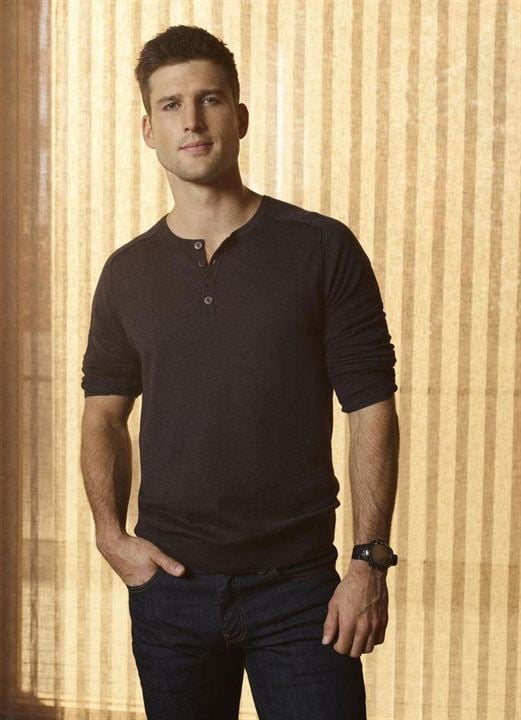 Photo Parker Young