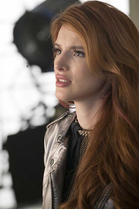 Famous In Love : Photo Bella Thorne