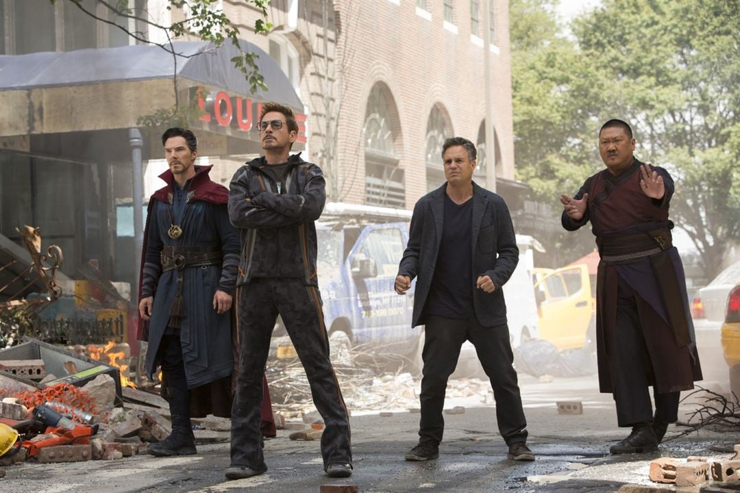 Avengers: Infinity War : Photo Robert Downey Jr., Benedict Cumberbatch, Mark Ruffalo, Benedict Wong