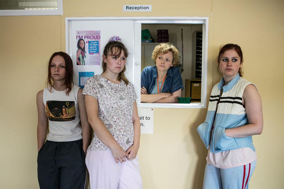 Three Girls : Photo Maxine Peake, Ria Zmitrowicz, Liv Hill, Molly Windsor