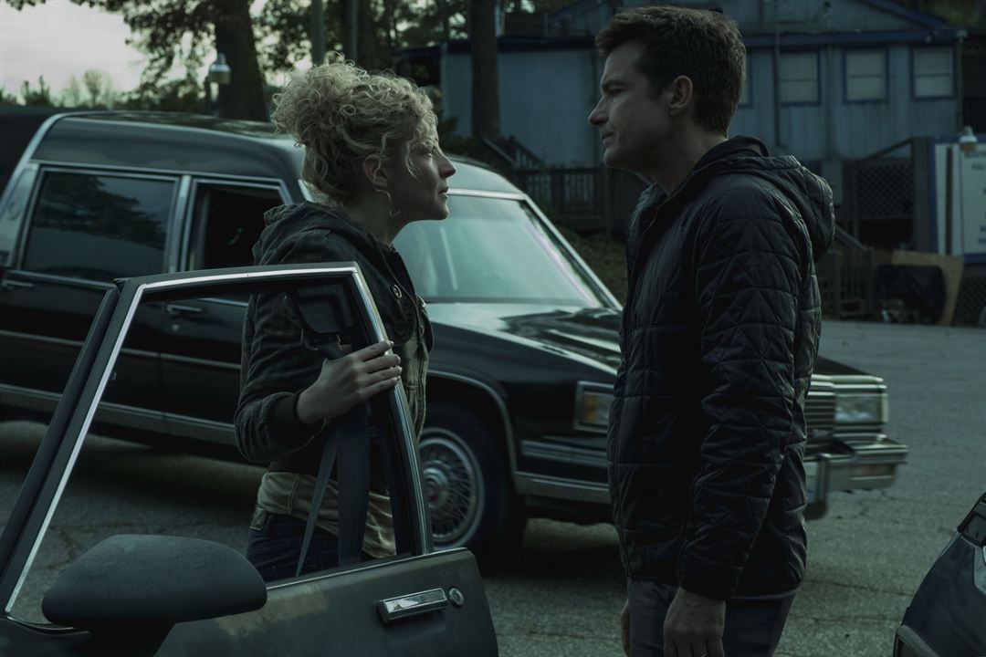 Photo Julia Garner, Jason Bateman