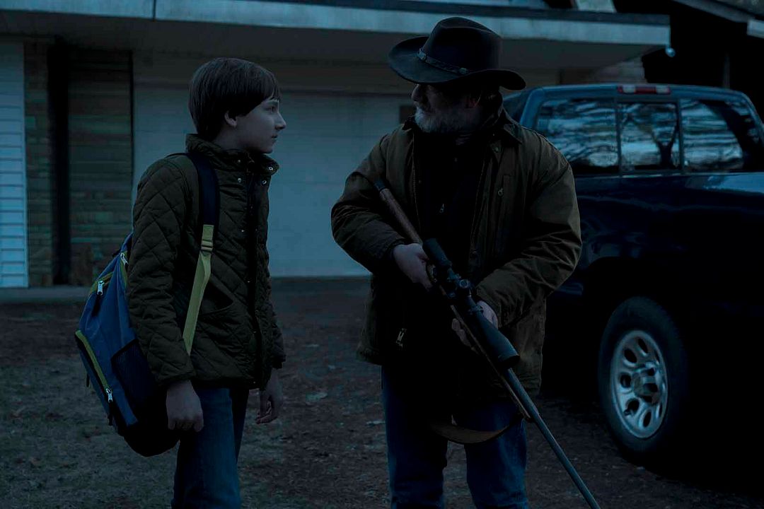 Ozark : Photo Peter Mullan, Skylar Gaertner