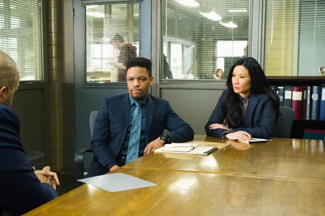 Elementary : Photo Jon Michael Hill, Lucy Liu