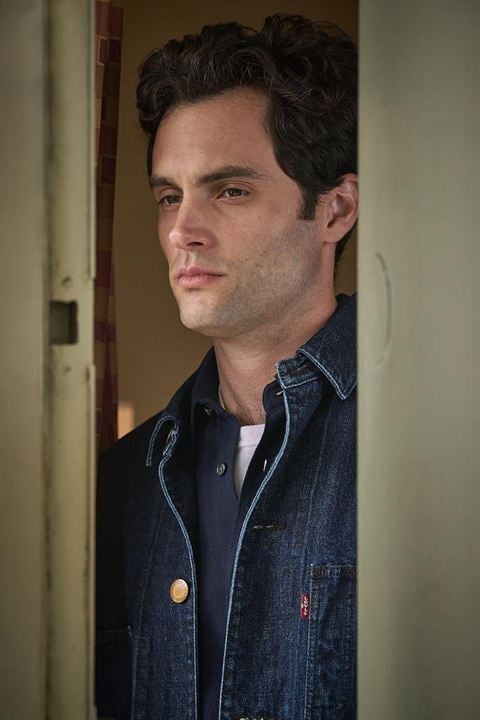 You : Photo Penn Badgley