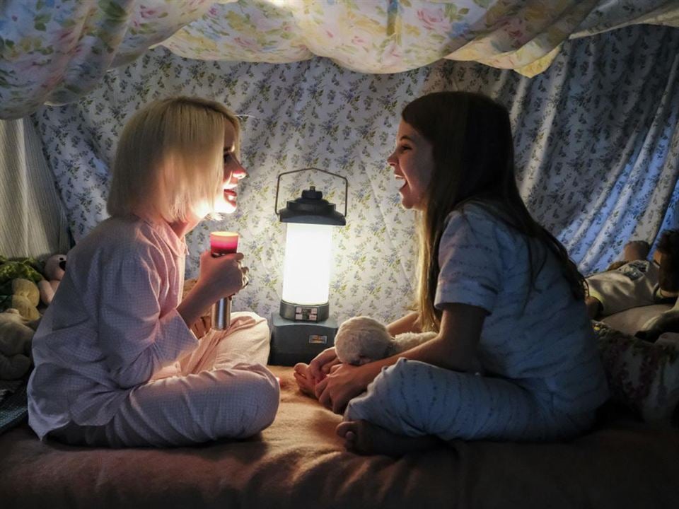 Young Sheldon : Photo Mckenna Grace, Raegan Revord