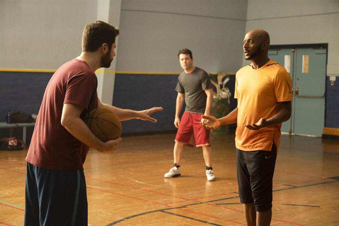 A Million Little Things : Photo Ron Livingston, Romany Malco