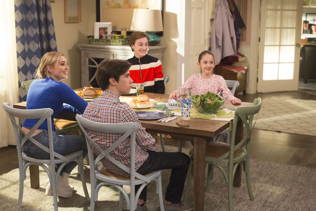 American Housewife (2016) : Photo Julia Butters, Logan Pepper, Meg Donnelly, Daniel DiMaggio