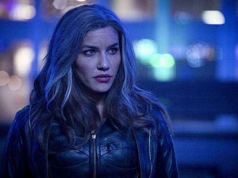 Arrow : Photo Juliana Harkavy