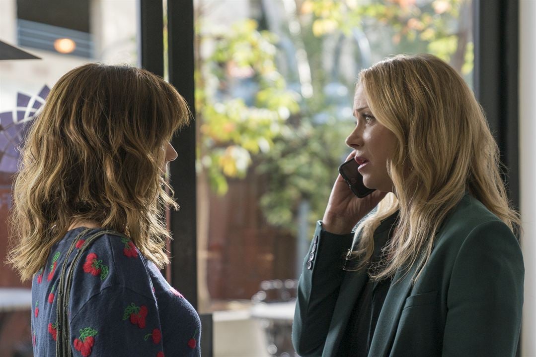 Dead to Me : Photo Linda Cardellini, Christina Applegate