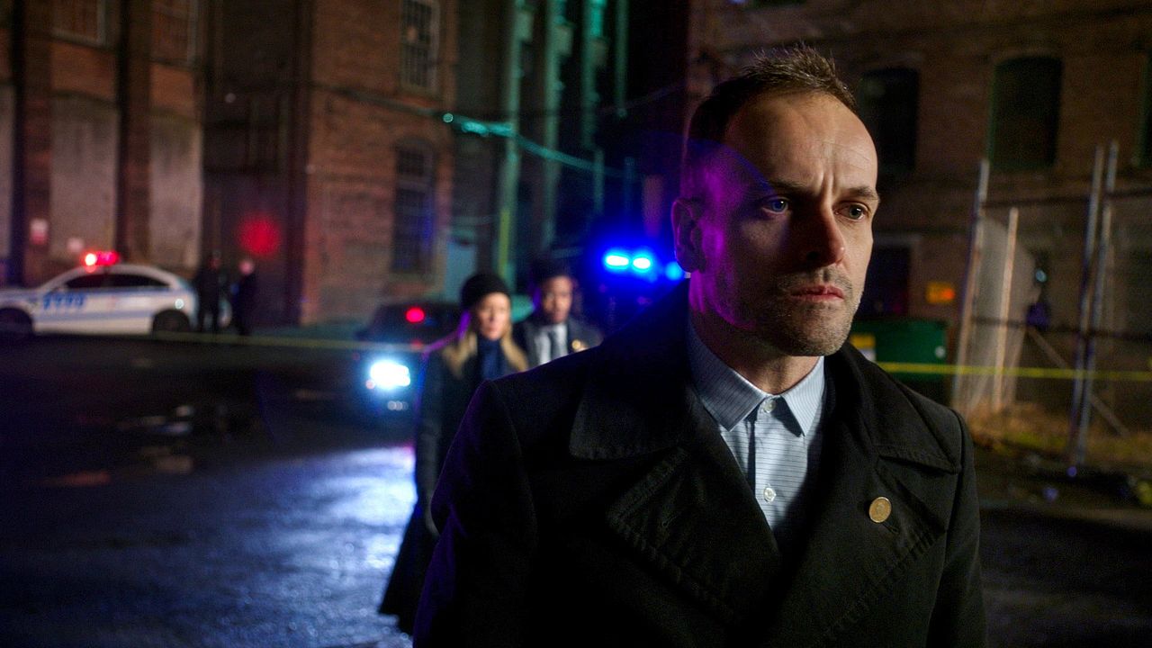 Poster Elementary saison 7 - Affiche 6 sur 870 - AlloCiné