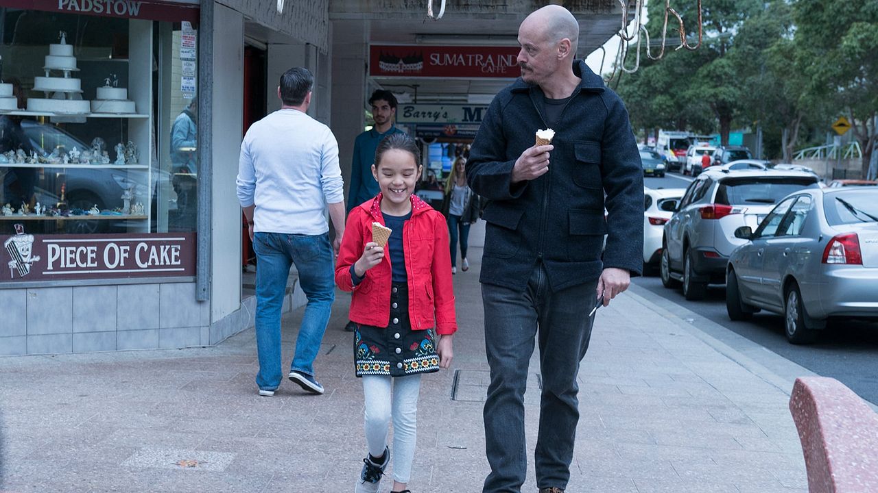 Mr. Inbetween : Affiche