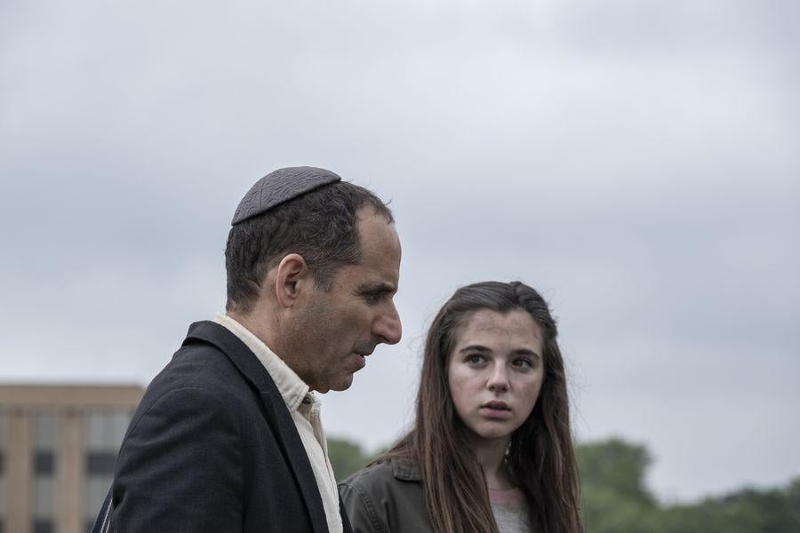 Fear The Walking Dead : Photo Peter Jacobson, Alexa Nisenson