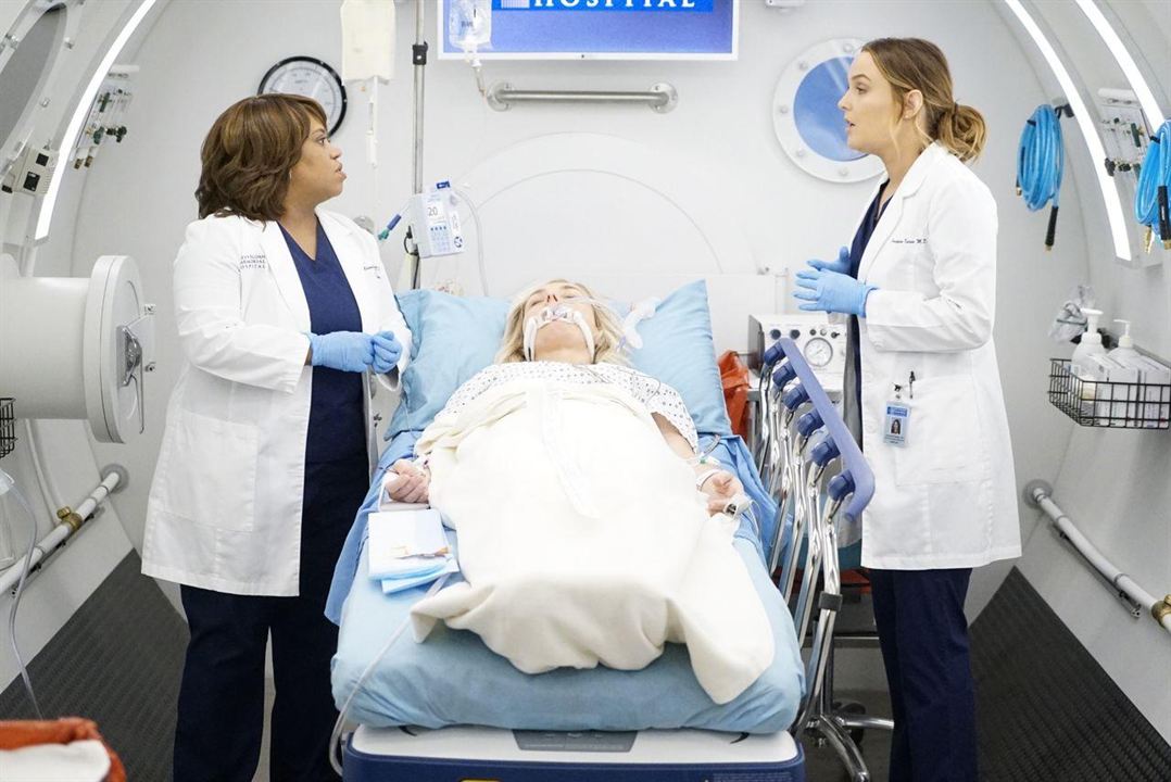 Grey's Anatomy : Photo Chandra Wilson, Camilla Luddington