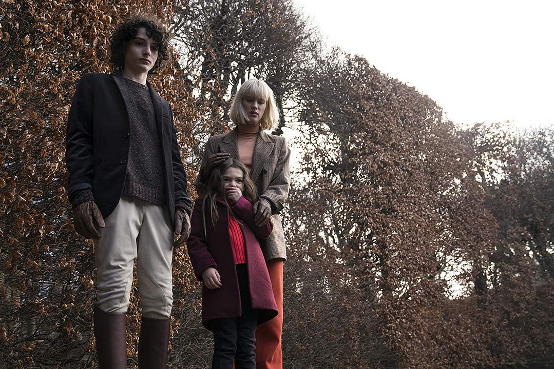 The Turning : Photo Mackenzie Davis, Finn Wolfhard, Brooklynn Prince