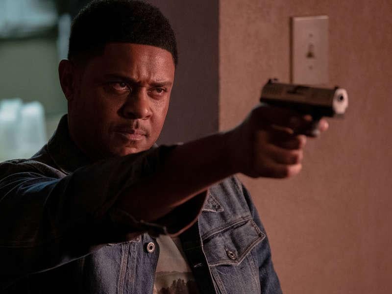 Ray Donovan : Photo Pooch Hall