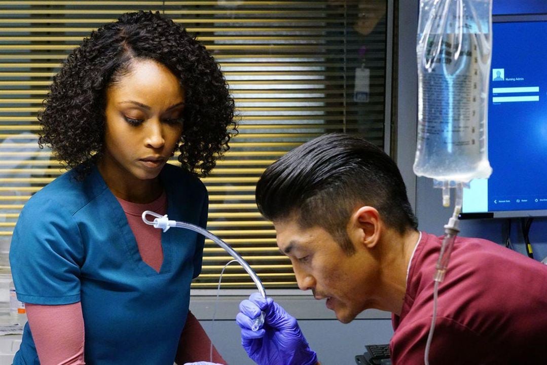 Chicago Med : Photo Yaya DaCosta, Brian Tee